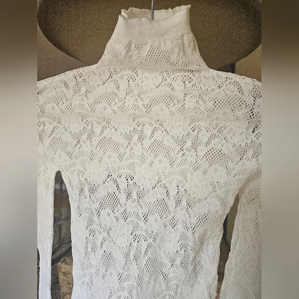 NWOT Out From Under Urban Outfitters See Through Knit Long Sleeve White Top - Picture 10 of 15